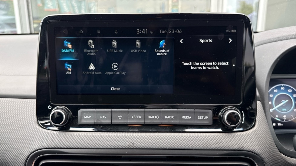 Hyundai Kona Hatchback White #16
