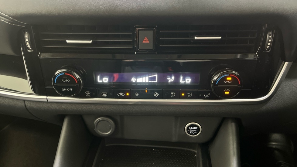 Nissan Qashqai 1.3 Dig-t Mh 158 N-connecta Xtronic Blue #33
