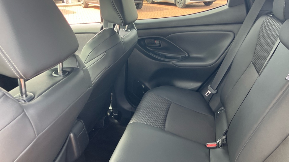 Toyota Yaris Excel White #15