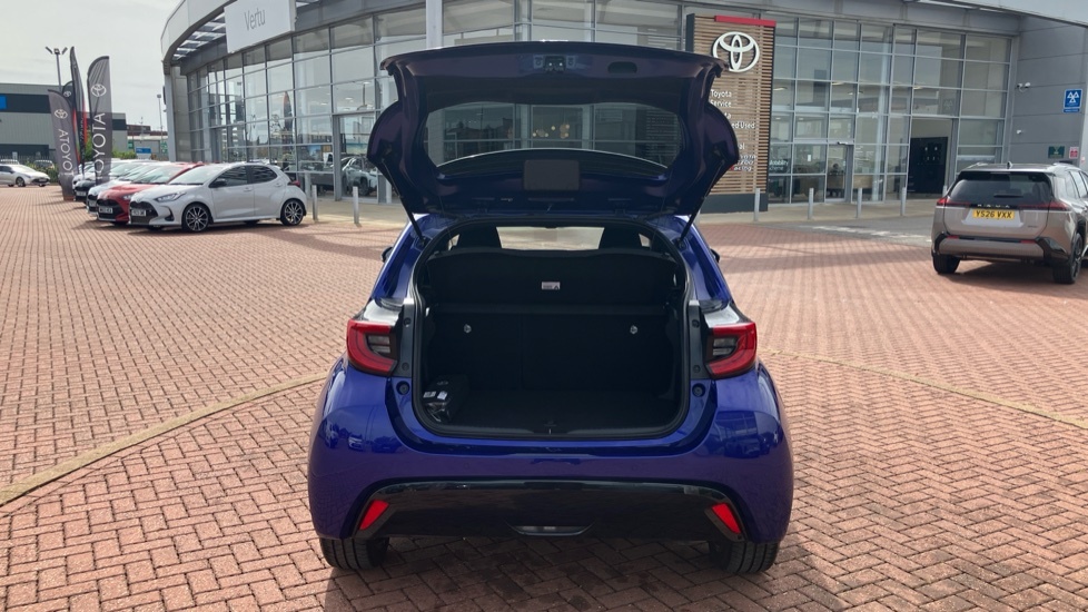 Toyota Yaris Excel White #46