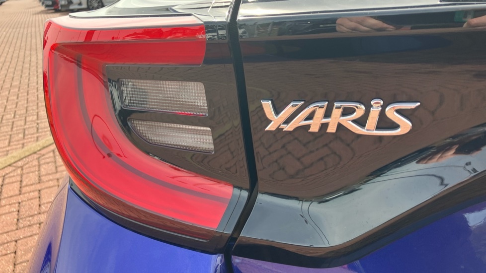 Toyota Yaris Excel White #49