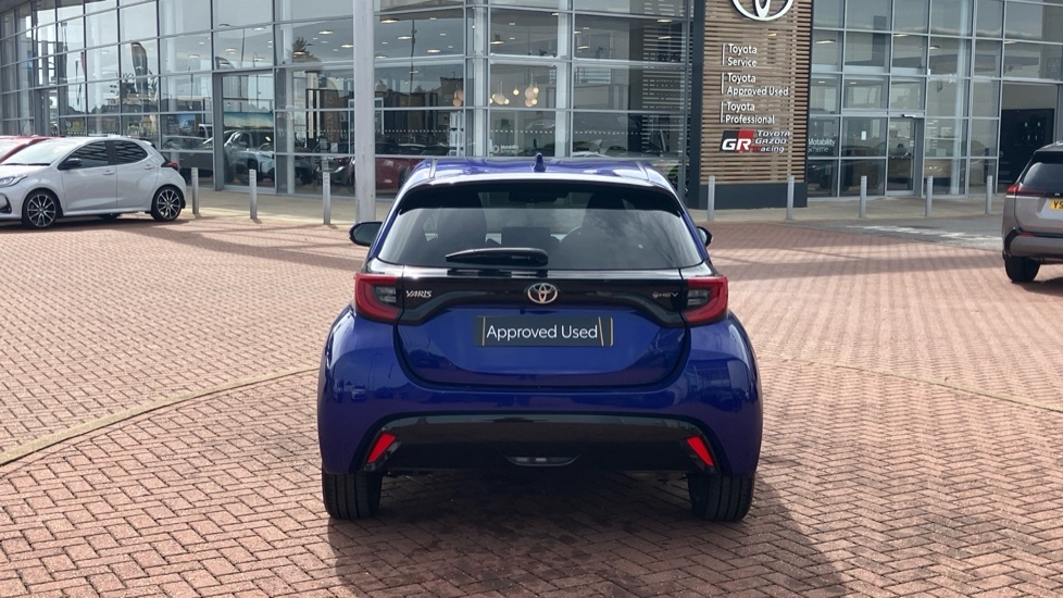 Toyota Yaris Excel White #26