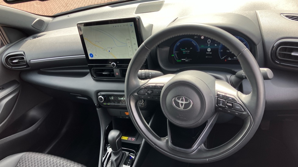 Toyota Yaris Excel White #6