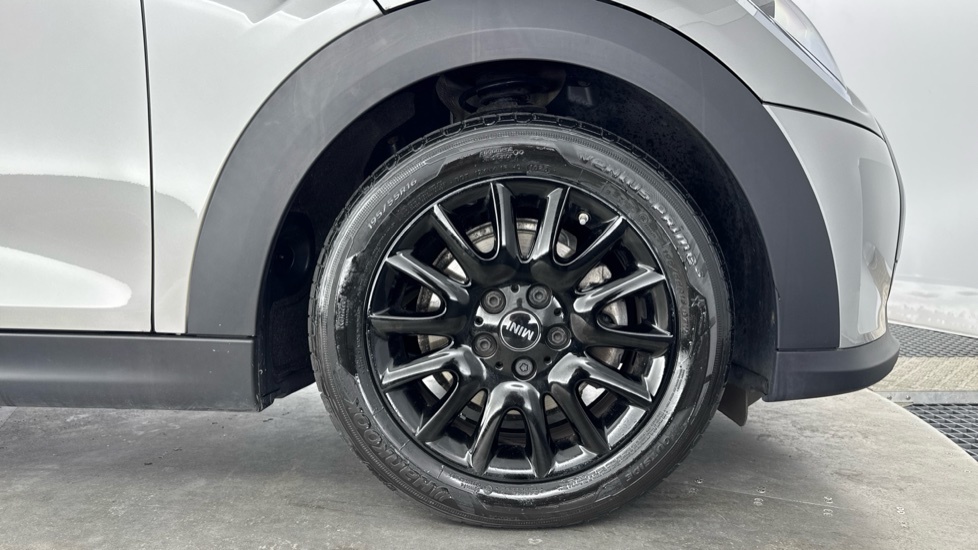Mini Hatch 2.0 John Cooper Works Black #14