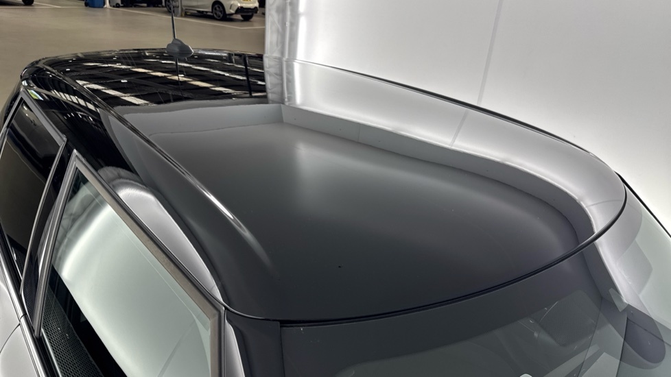 Mini Hatch 2.0 John Cooper Works Black #21