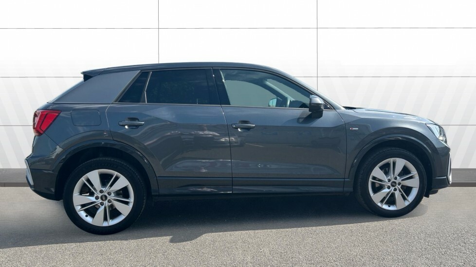 Audi Q2 1.5L S Line Black #5