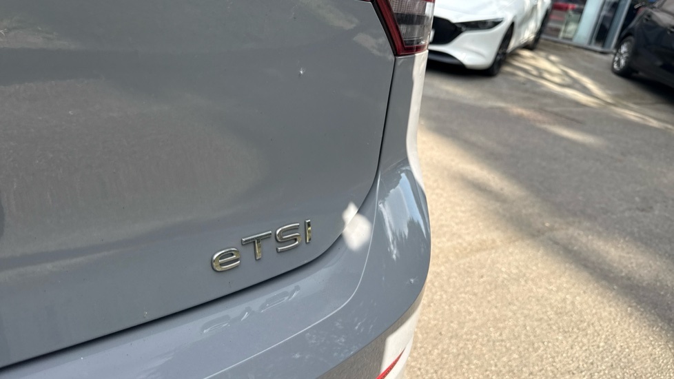 Volkswagen Golf Gtd White #25