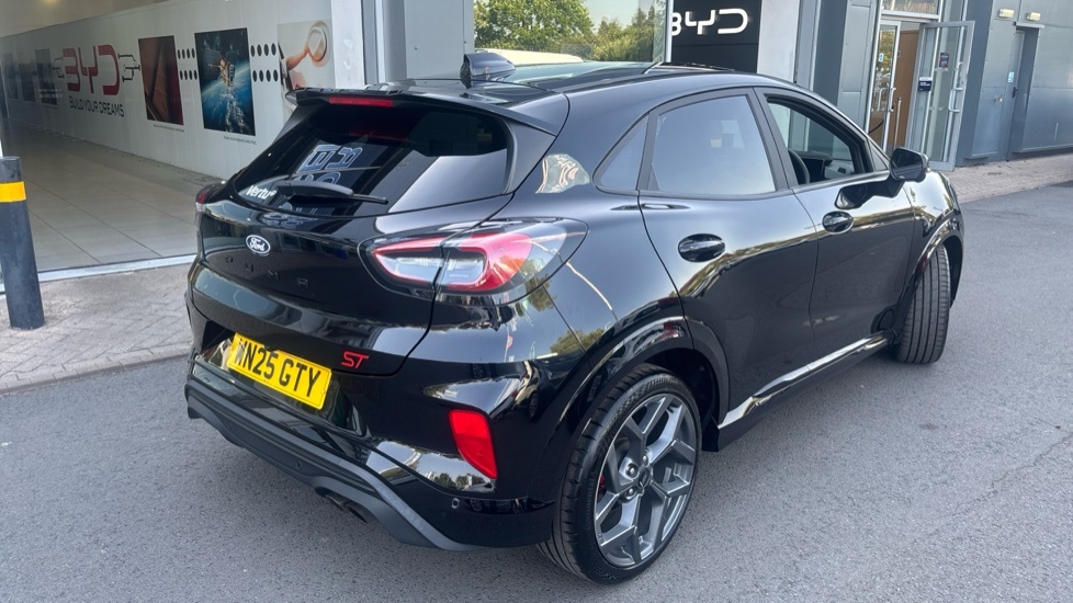 Ford Puma Titanium Black #40
