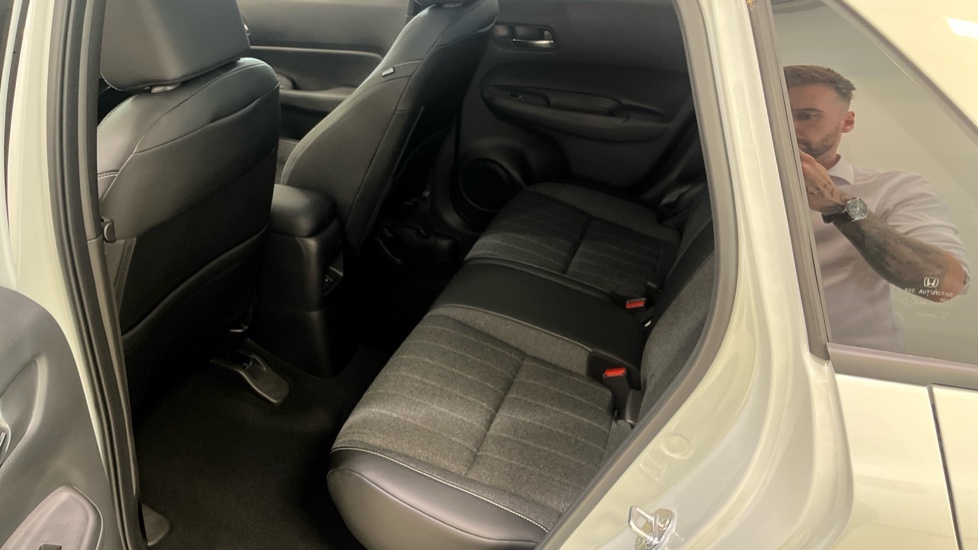 Honda Jazz I-mmd Advance Black #16