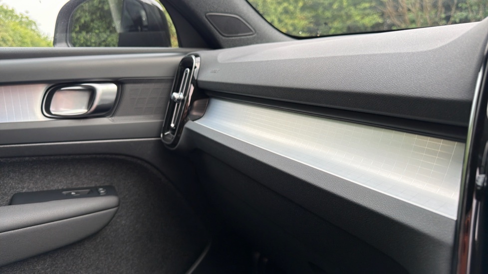 Volvo XC40 Black Edition Plus, B4 Mild Hybrid, Black #40