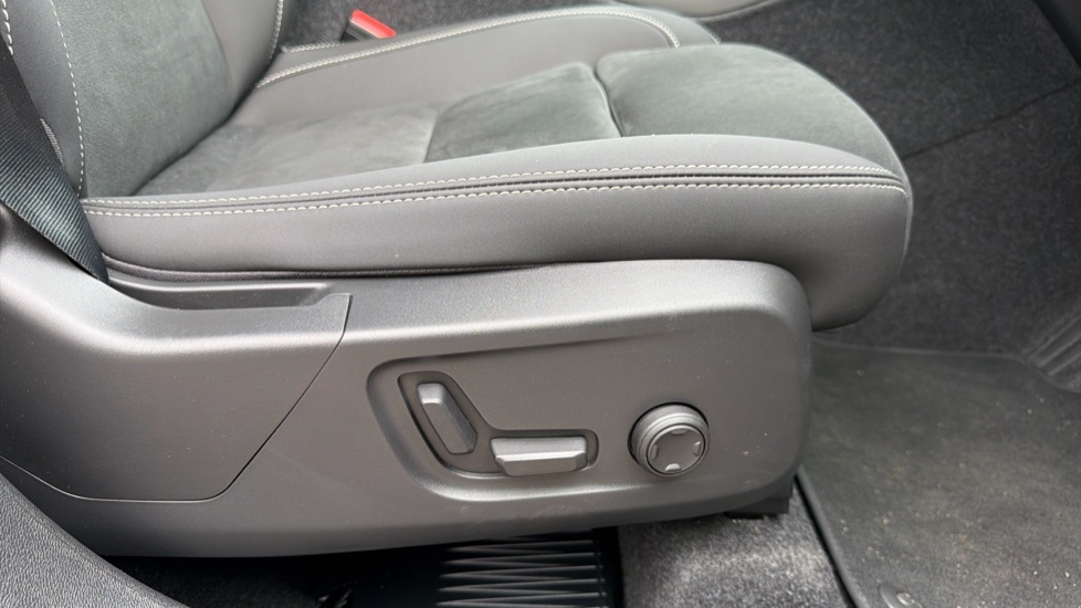 Volvo XC40 Black Edition Plus, B4 Mild Hybrid, Black #28