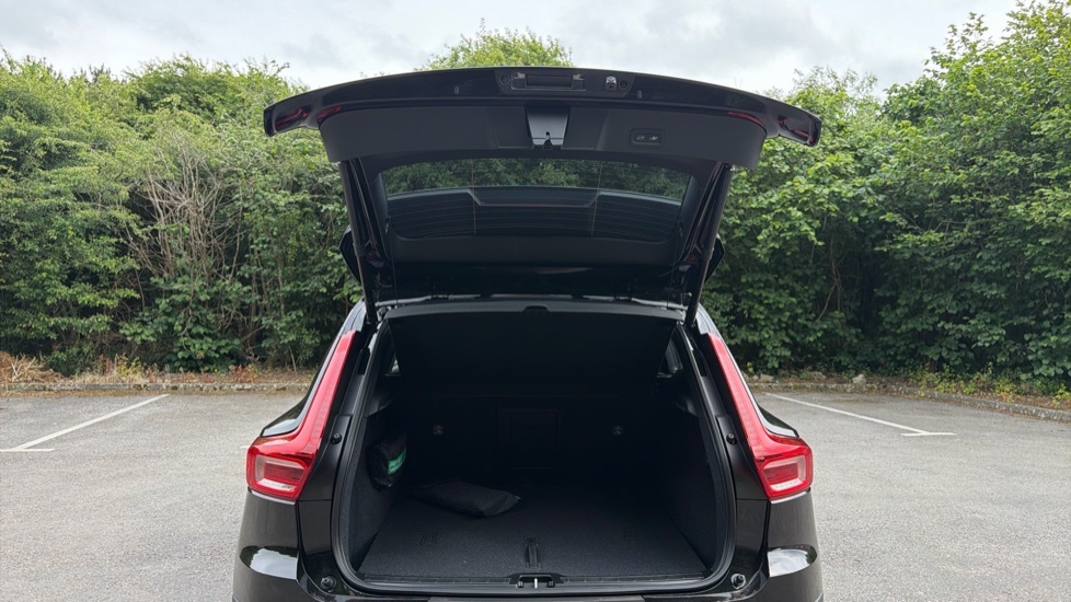 Volvo XC40 Black Edition Plus, B4 Mild Hybrid, Black #13