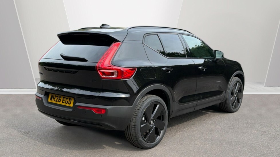 Volvo XC40 Plus Black Edition Black #2