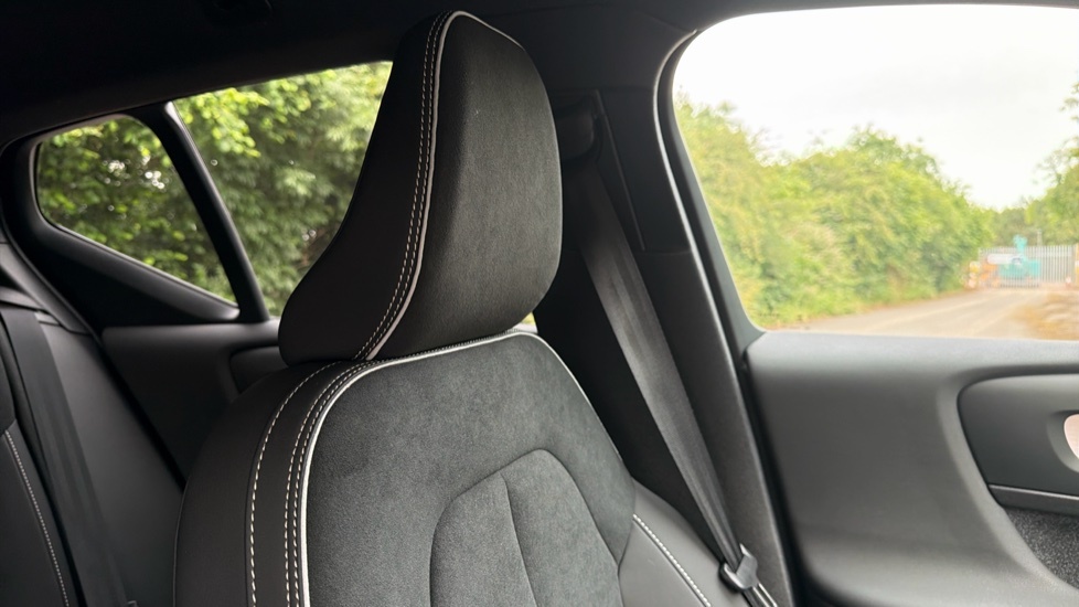 Volvo XC40 Black Edition Plus, B4 Mild Hybrid, Black #62