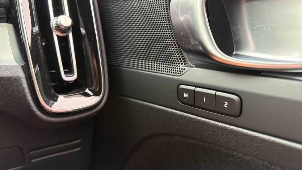 Volvo XC40 Black Edition Plus, B4 Mild Hybrid, Black #44