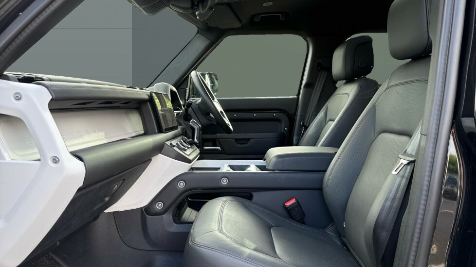 Land Rover Defender X-dynamic Hse Black #3