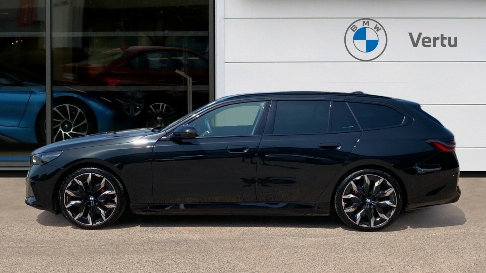 BMW i5 M Sport Black #3