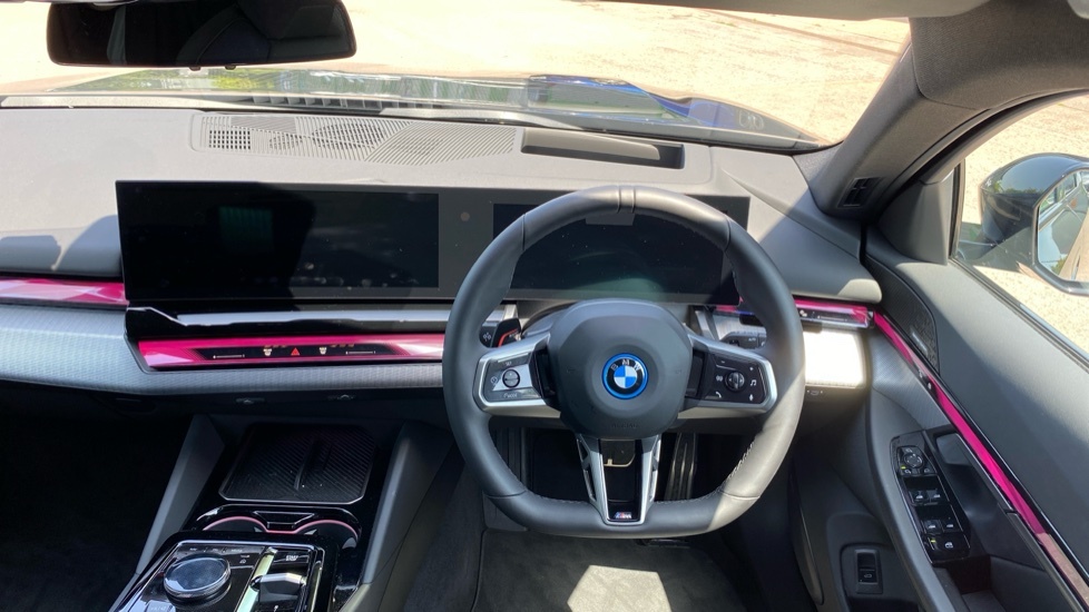 BMW i5 M Sport Black #5
