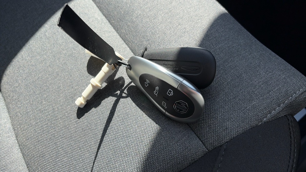 MG MG4 5Drback Se Ev Long Range Au White #19