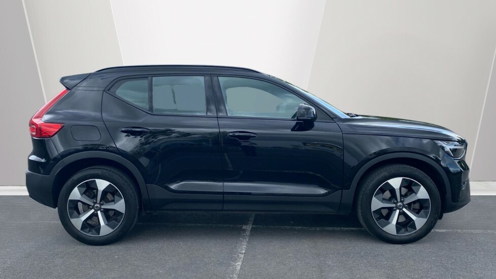 Volvo XC40 Plus Black #3