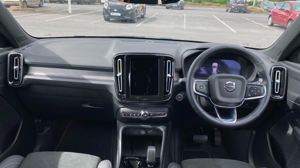 Volvo XC40 Plus Black #5