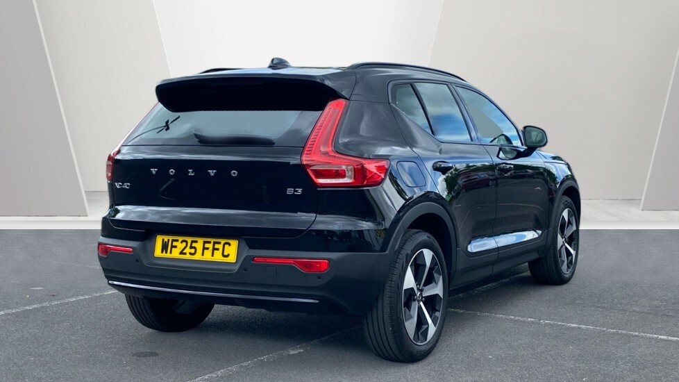 Volvo XC40 Plus Black #2