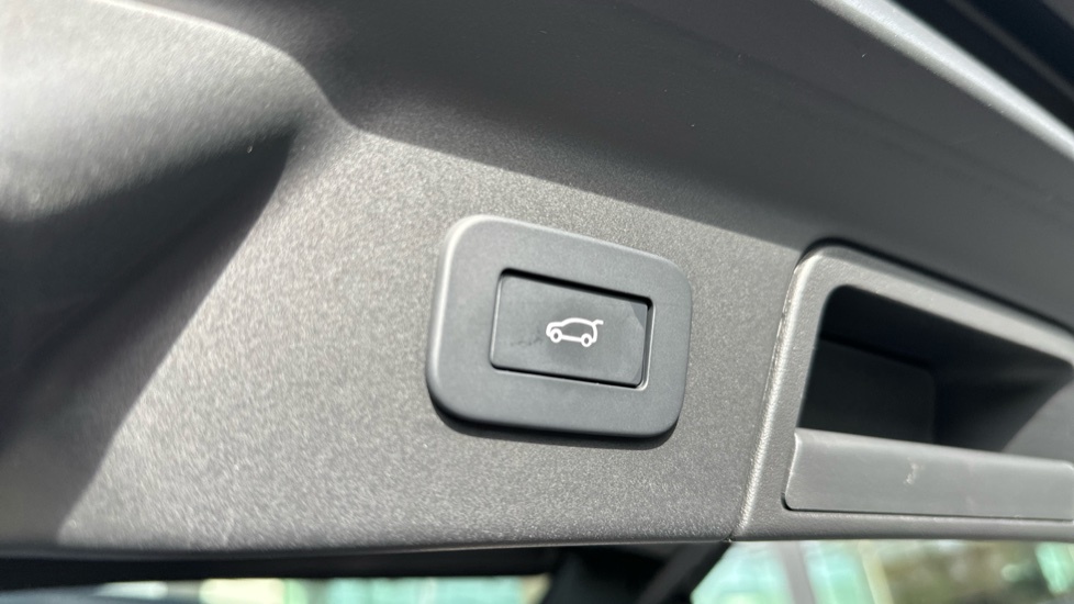 Land Rover Range Rover Velar 2.0 D200 Dynamic Se Grey #36