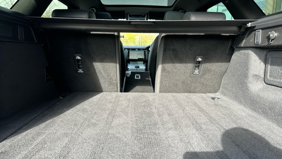 Land Rover Range Rover Velar 2.0 D200 Dynamic Se Grey #35