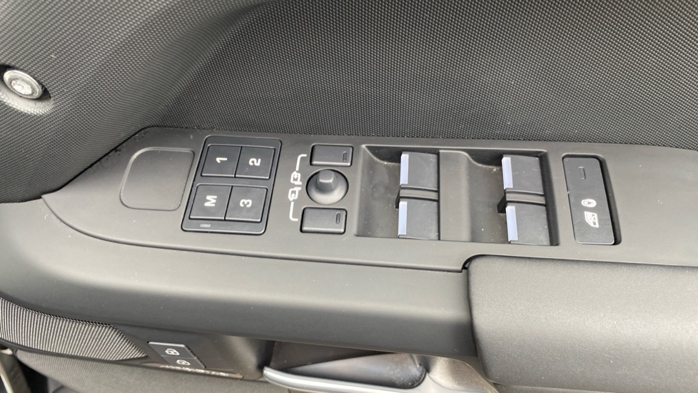 Land Rover Defender Mpv Black #27