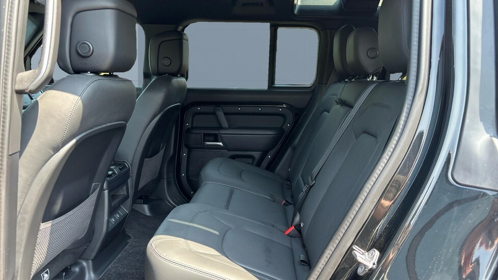 Land Rover Defender 110 X-dynamic Hse YF75UNJ Black #4