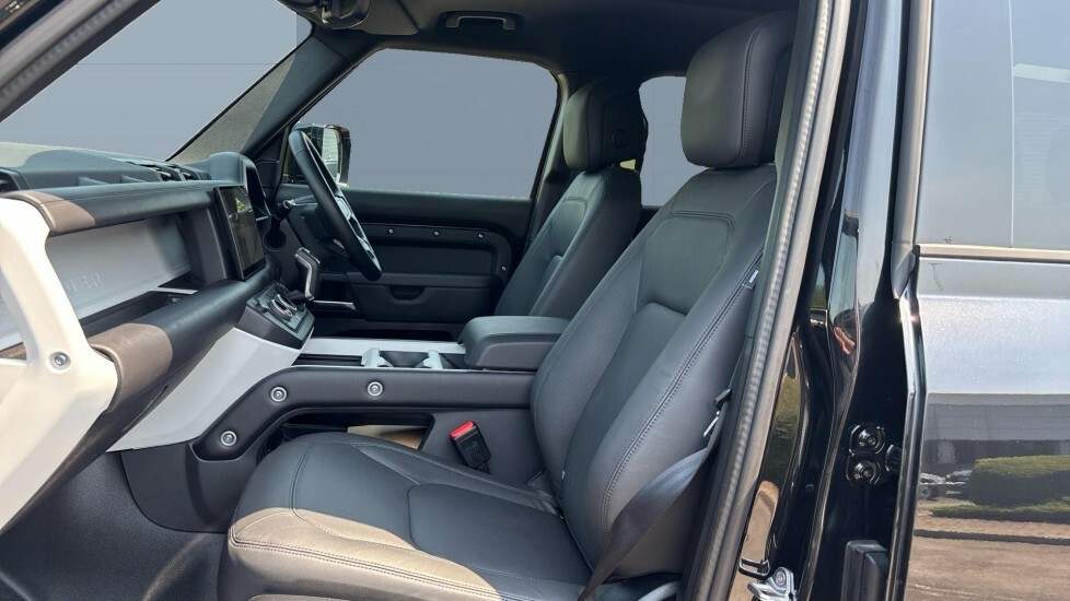 Land Rover Defender 110 X-dynamic Hse YF75UNJ Black #3