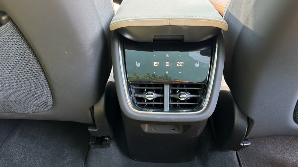 Volvo EX90 Ultra, Twin Motor Performance, 7 Seats Silver #45