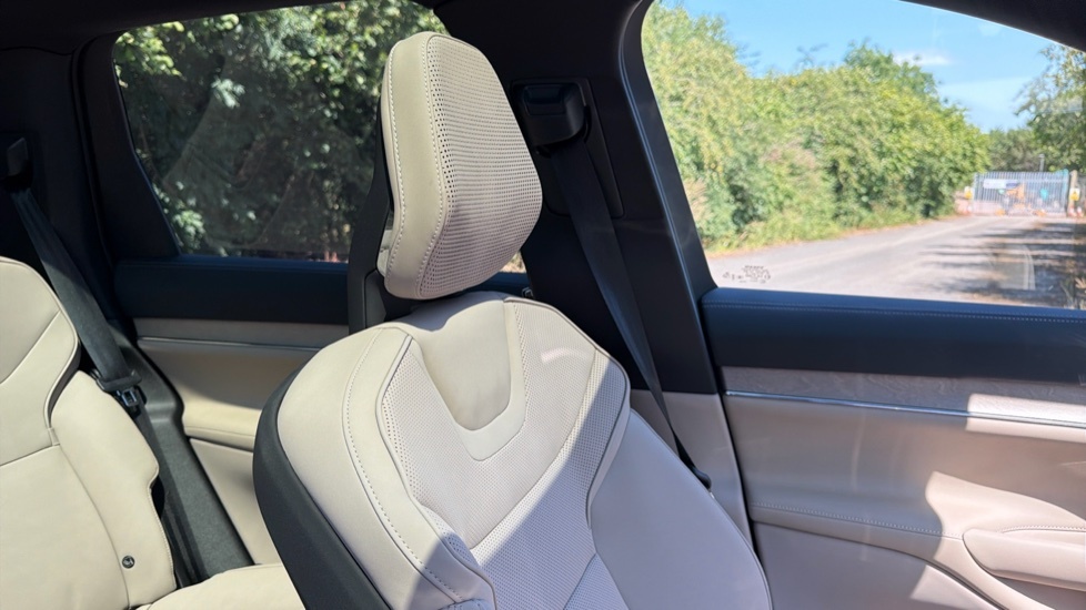 Volvo EX90 Ultra, Twin Motor Performance, 7 Seats Silver #40