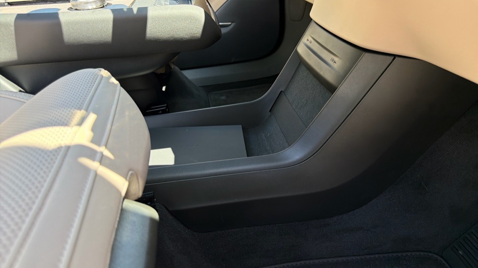 Volvo EX90 Ultra, Twin Motor Performance, 7 Seats Silver #41