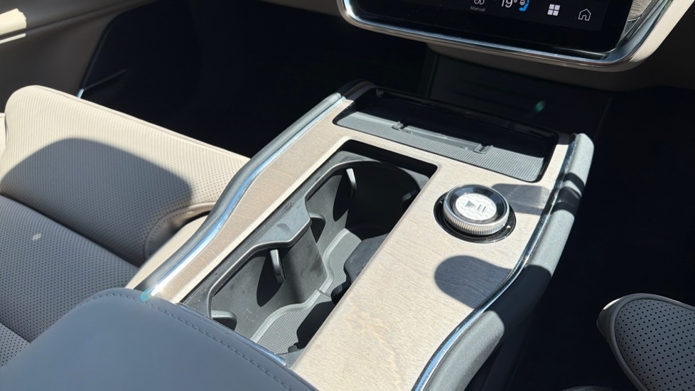 Volvo EX90 Ultra, Twin Motor Performance, 7 Seats Silver #25