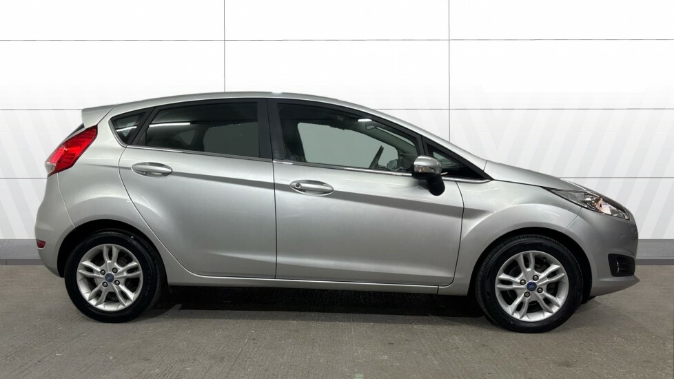 Ford Fiesta Zetec Silver #4