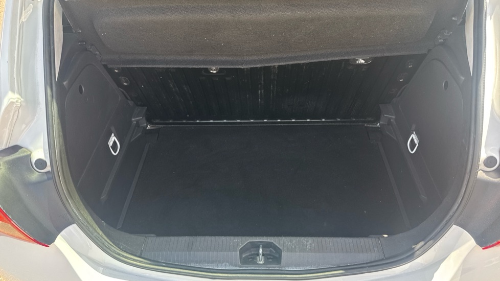 Vauxhall Corsa Limited Edition White #4