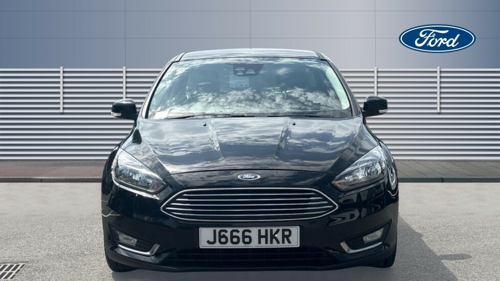 Ford Focus Titanium Black #3