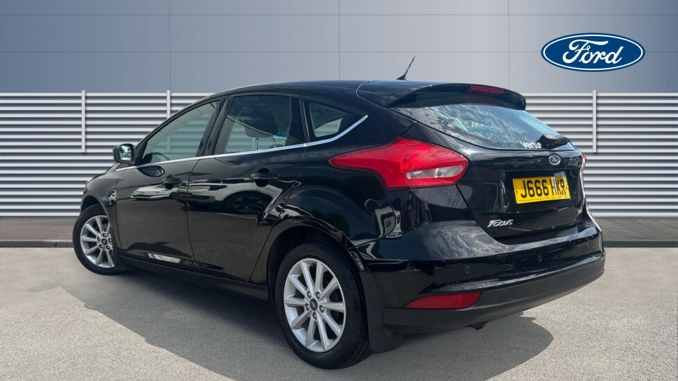 Ford Focus Titanium Black #2