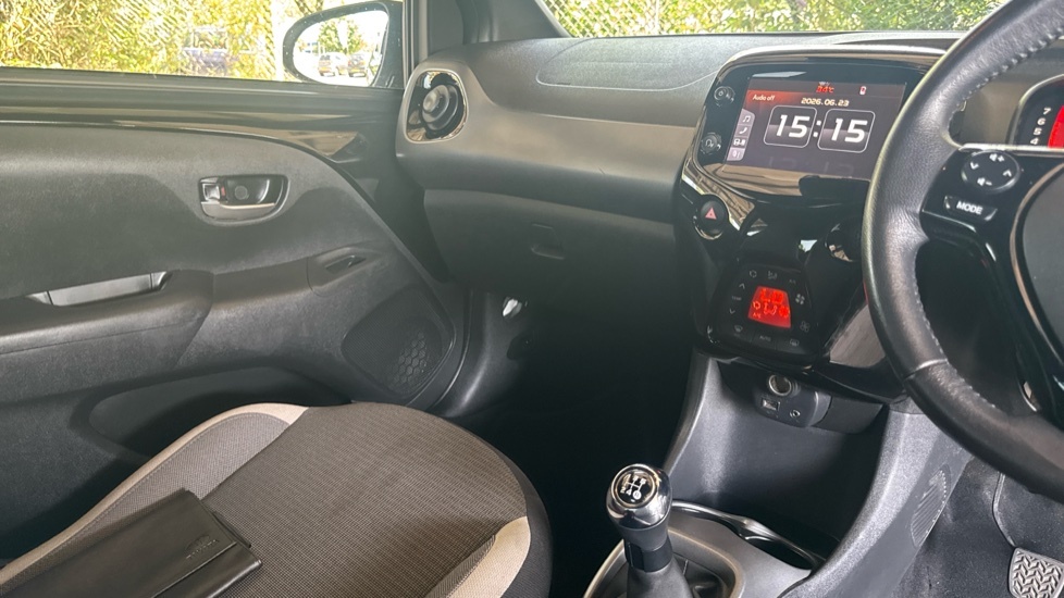 Toyota Aygo X Hatchback Green #14