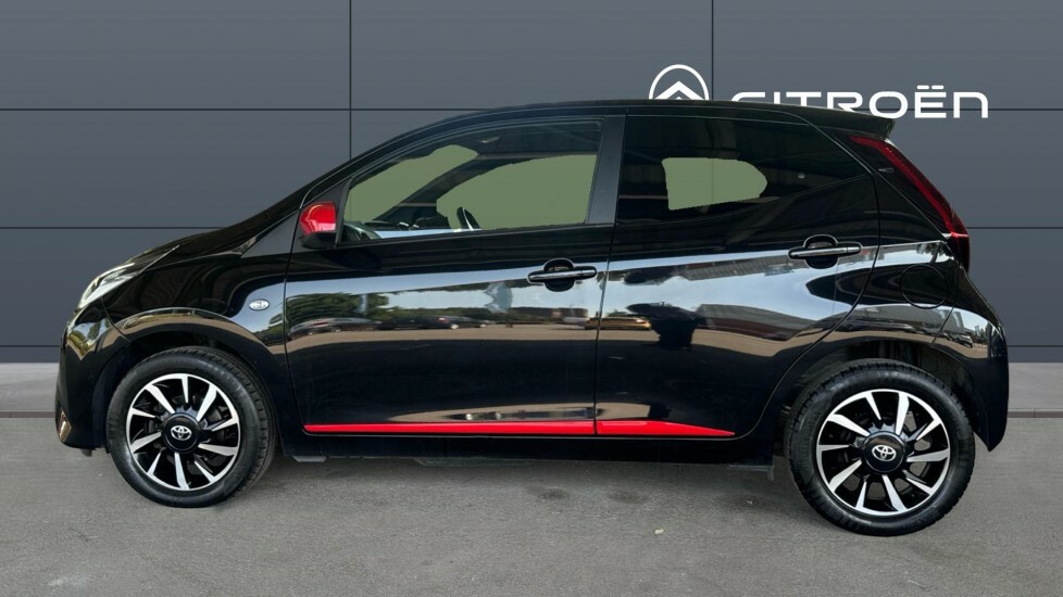 Toyota Aygo X X-trend Black #5