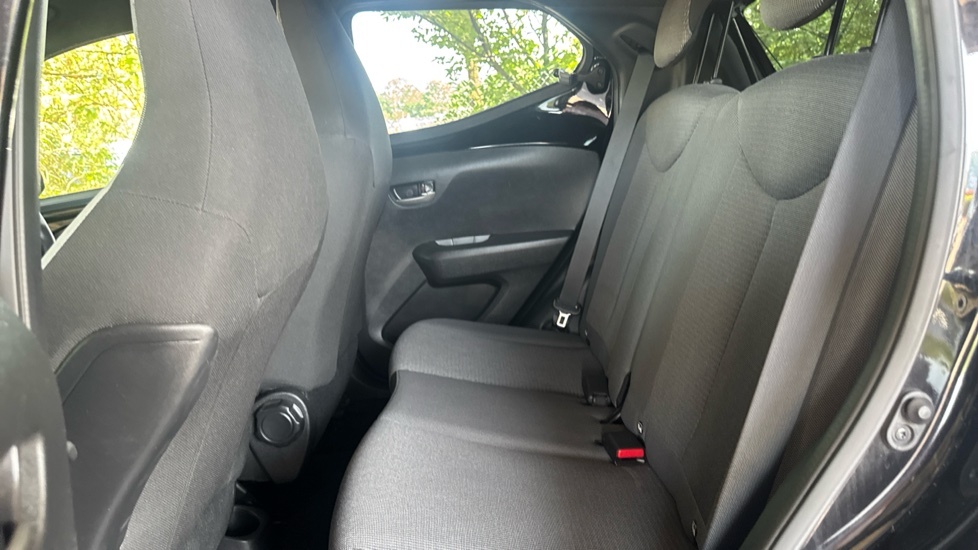 Toyota Aygo X Hatchback Green #16