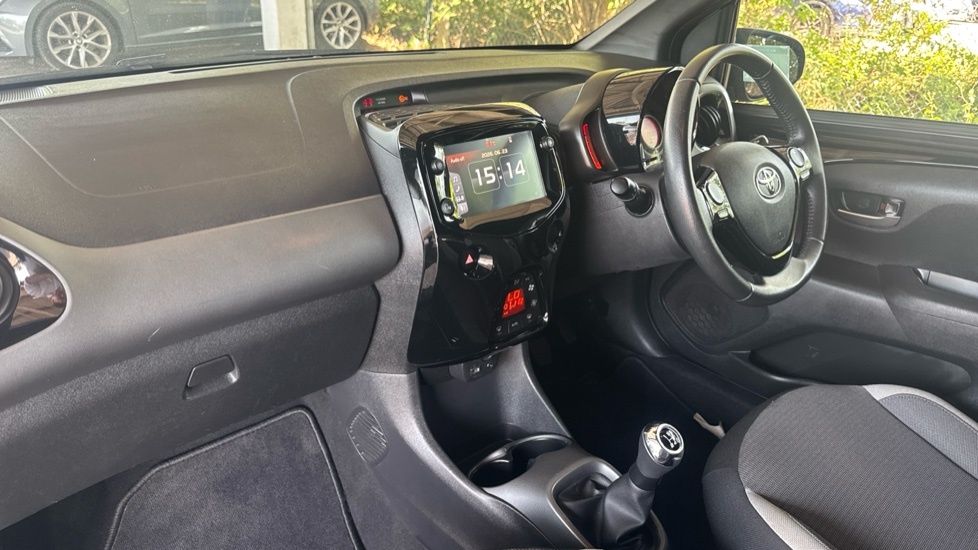 Toyota Aygo X Hatchback Green #9