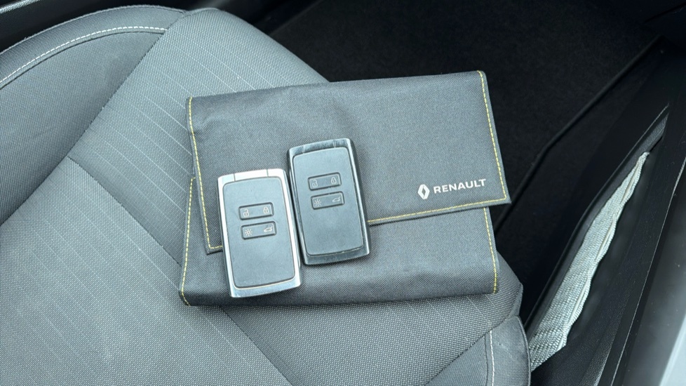 Renault Arkana 1.6 E-tech Hybrid 145 S Edition White #19