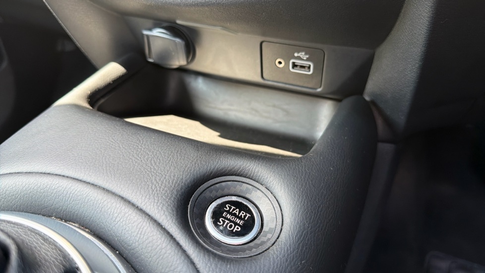 Nissan Juke Tekna Grey #31
