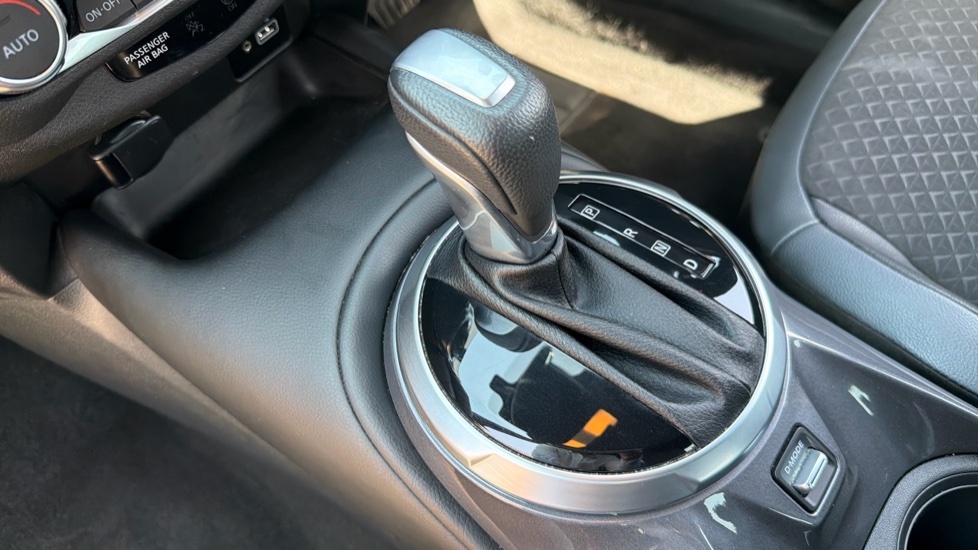Nissan Juke Tekna Grey #13