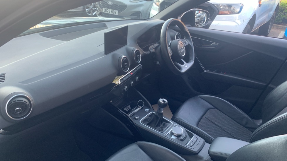 Audi Q2 1.0 Tfsi Sport Red #9