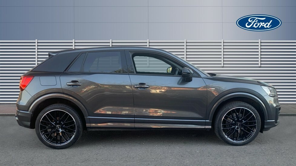 Audi Q2 Black Edition Grey #5