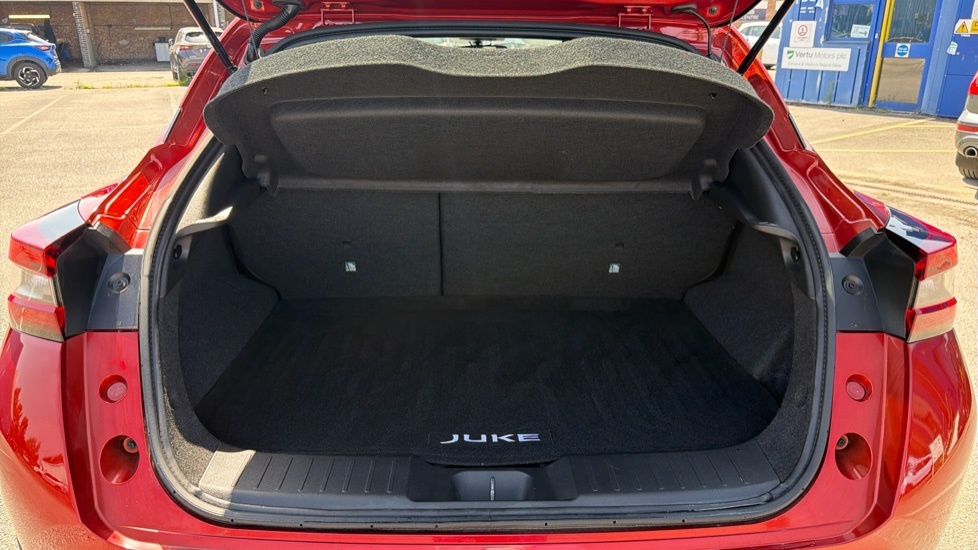 Nissan Juke N-connecta Red #4