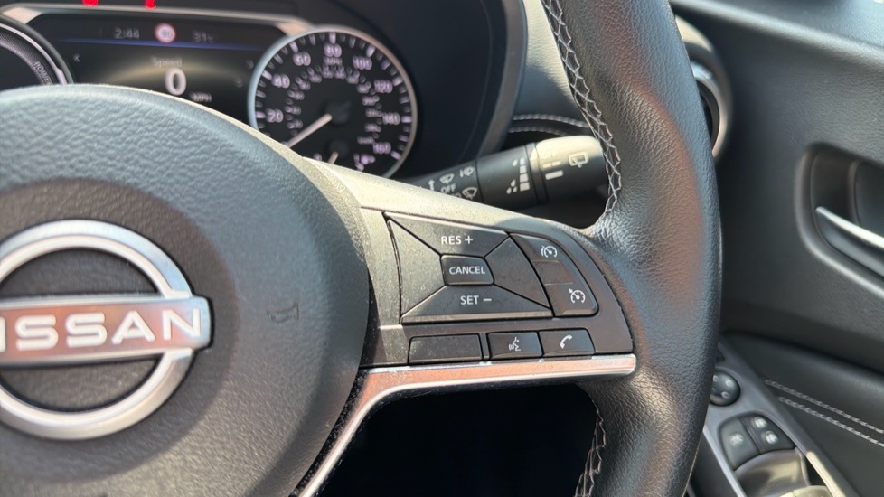 Nissan Juke N-connecta Grey #25